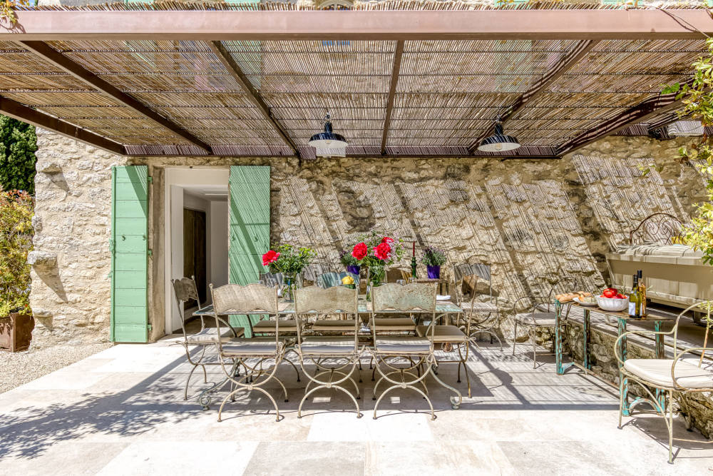 Photographs of Le Mas des Amandiers villa in Provence - Image 18 of 41