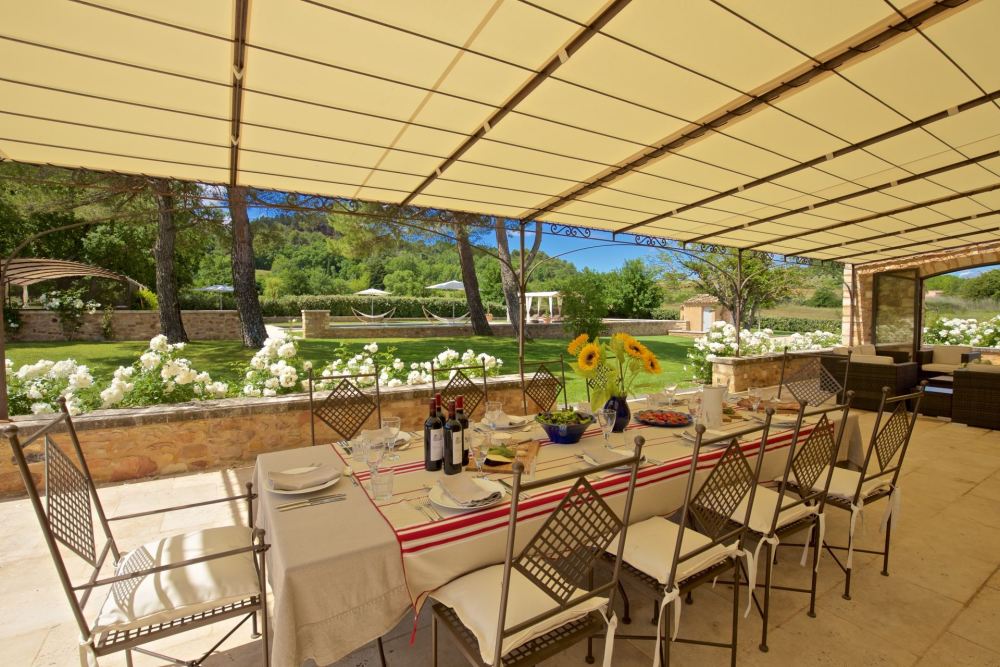 Photographs of Mas du Milan villa in Provence - Image 5 of 50