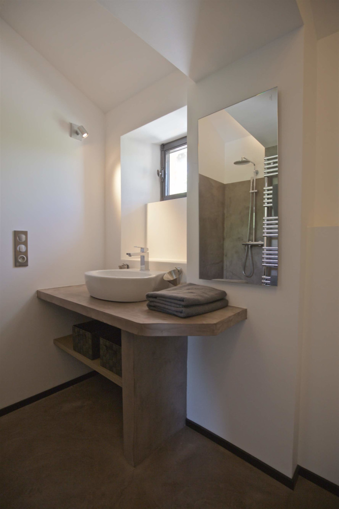 Photographs of Mas des Platanes villa in Provence - Image 20 of 36