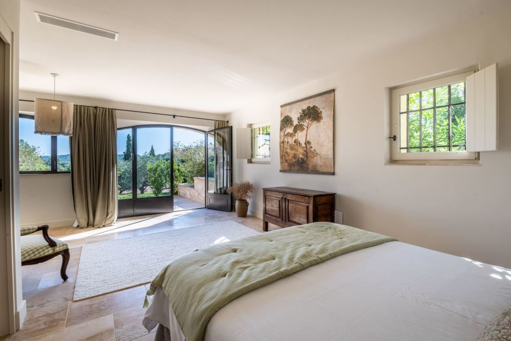 Photographs of Mas des Promesses villa in Provence - Image 30 of 52