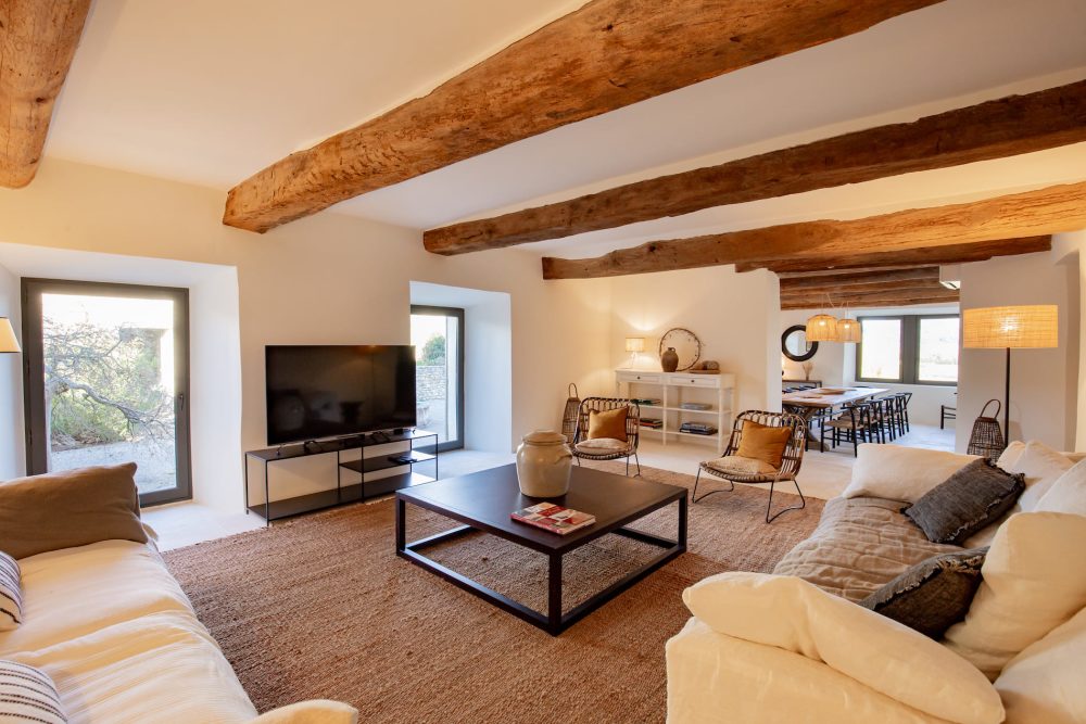 Photographs of Bastide du Baron villa in Provence - Image 9 of 50