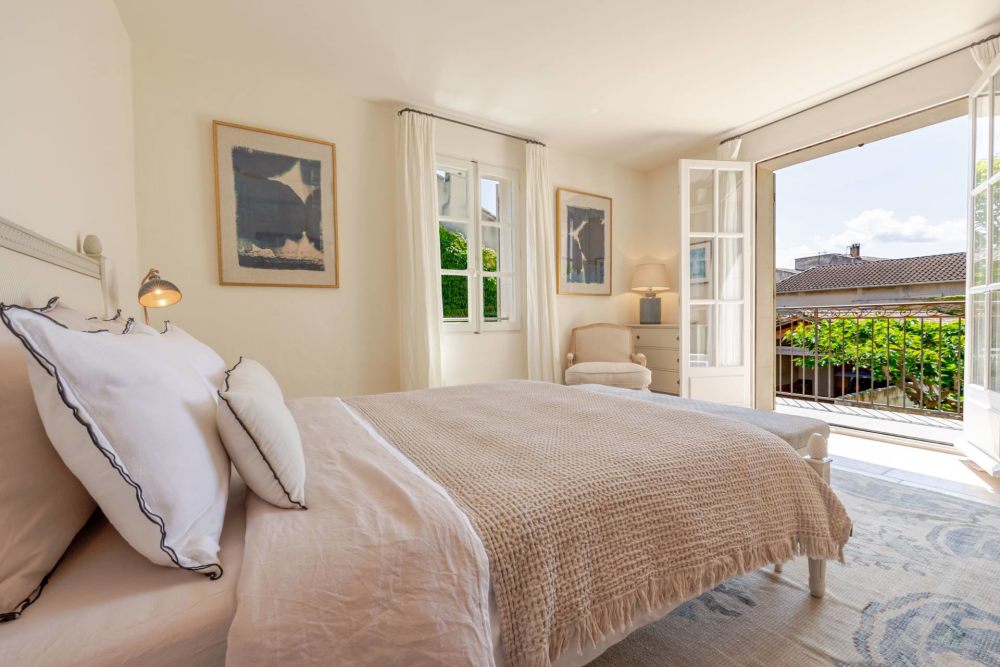 Photographs of Mas du Poète villa in Provence - Image 27 of 39