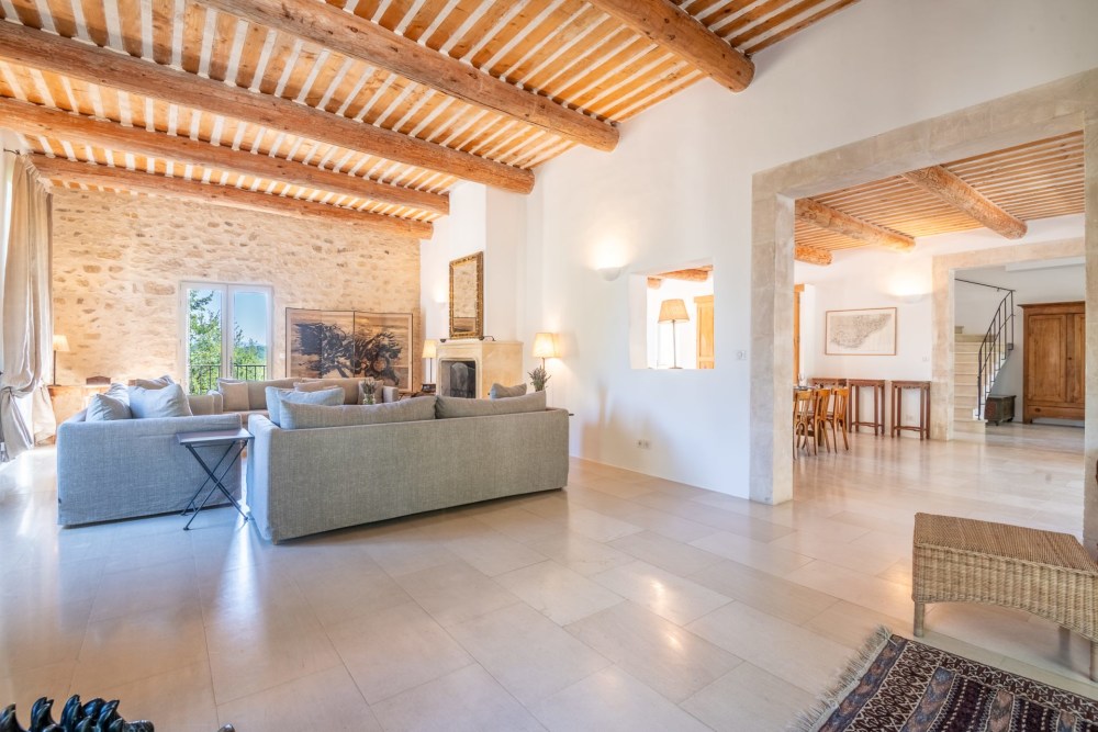 Photographs of Mas les Gardiols villa in Provence - Image 10 of 43
