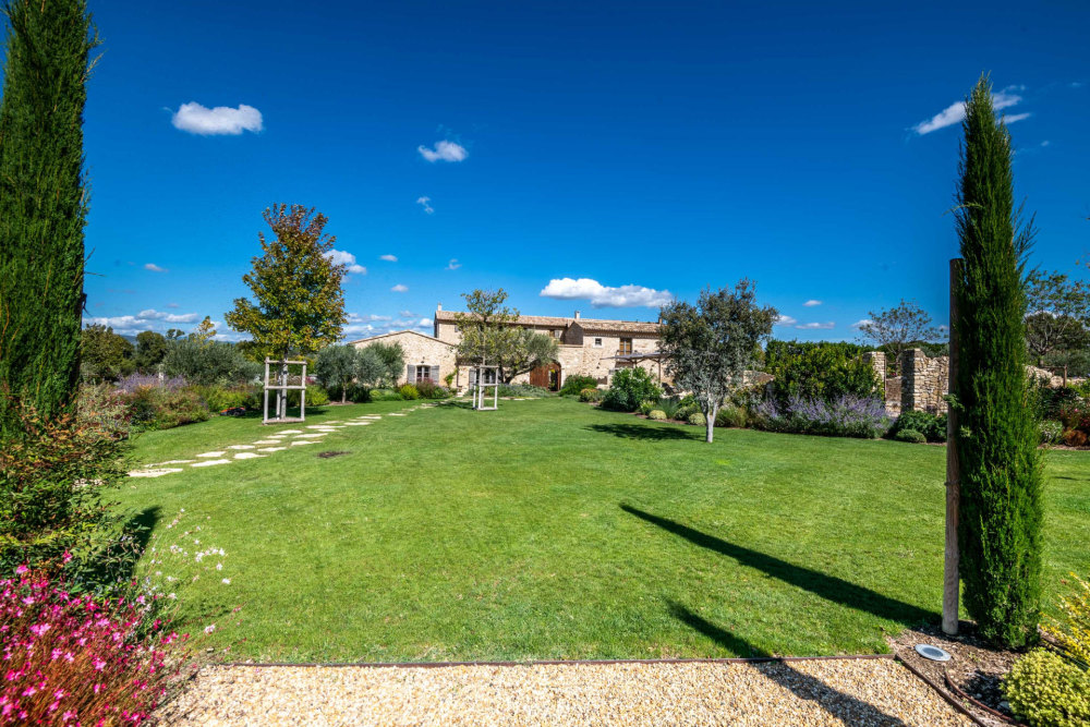 Photographs of Domaine du Lys villa in Provence - Image 24 of 45