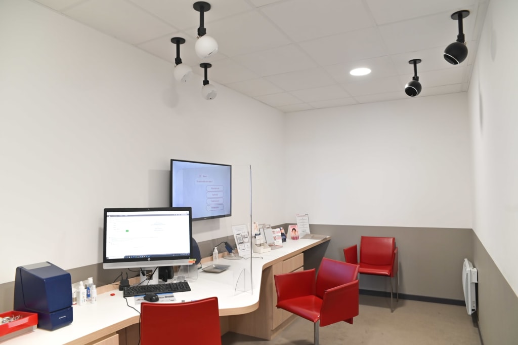 Magasin audioprothesiste 62 rue de la Pie 35400 SAINT-MALO intérieur