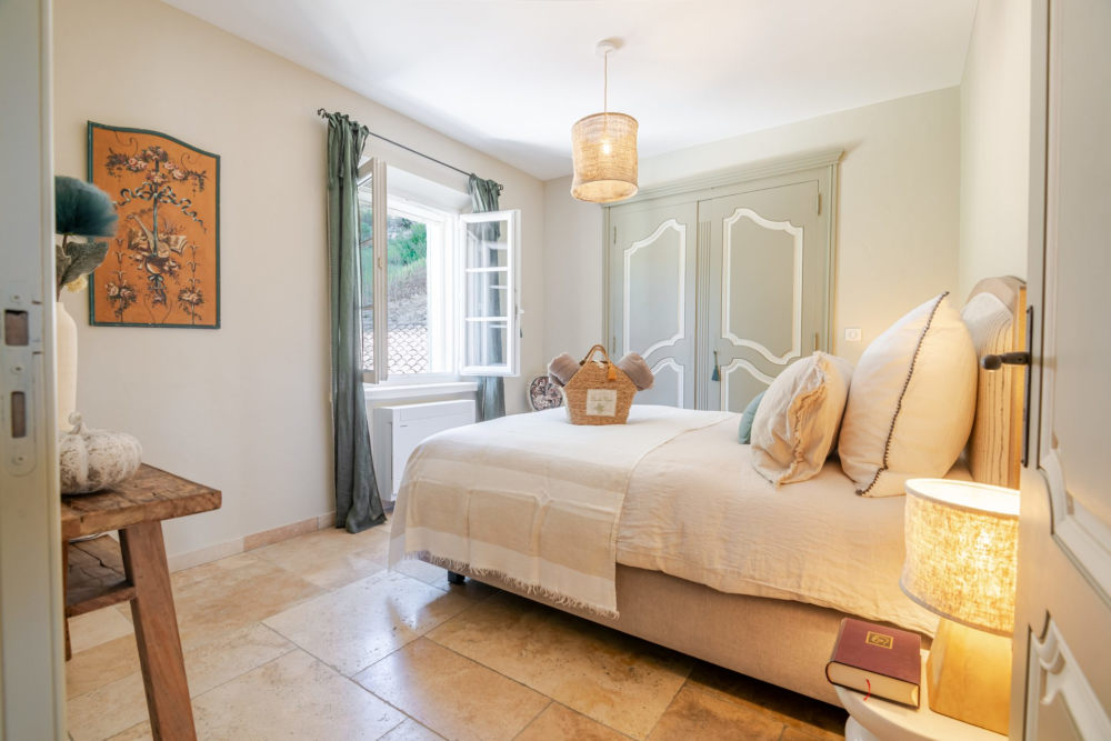 Photographs of Mas de l’Ecrin villa in Provence - Image 36 of 50