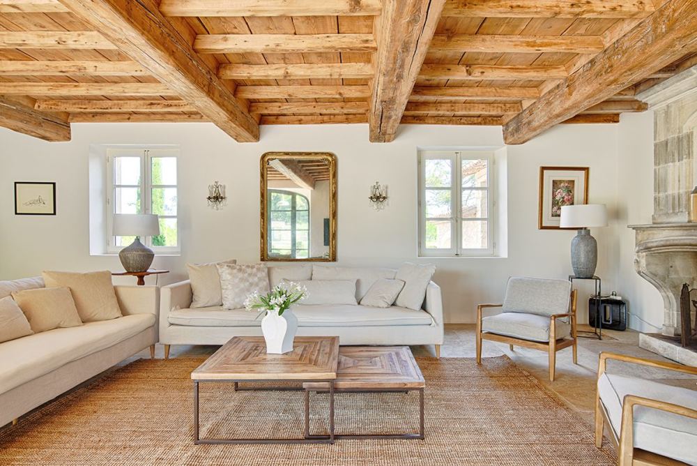 Photographs of Mas de Isa villa in Provence - Image 7 of 41
