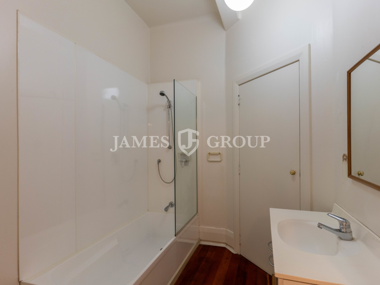 Versatile Ground Floor Space With Wooden Floors