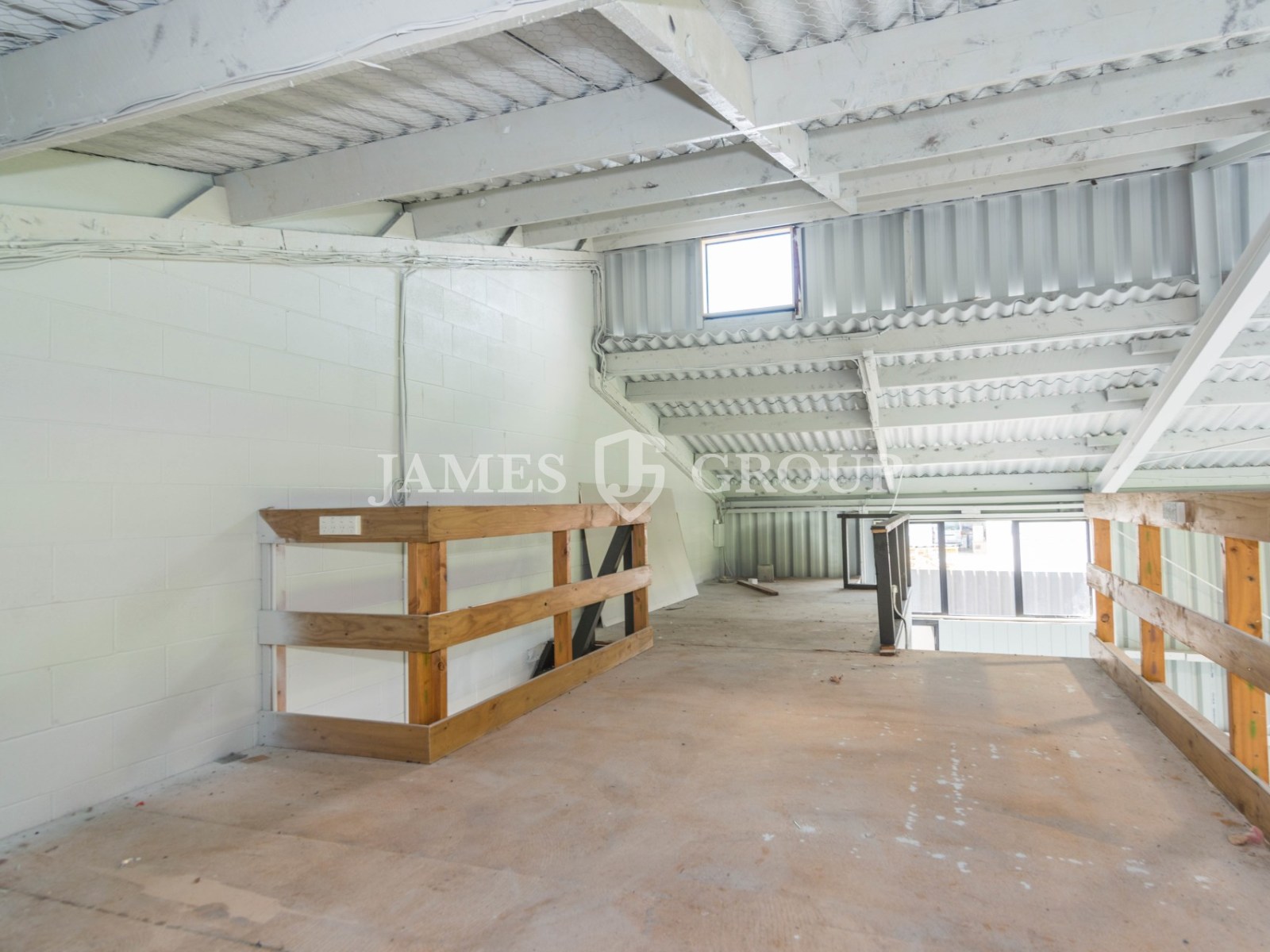 Tidy 122m² Industrial Unit In Papakura
