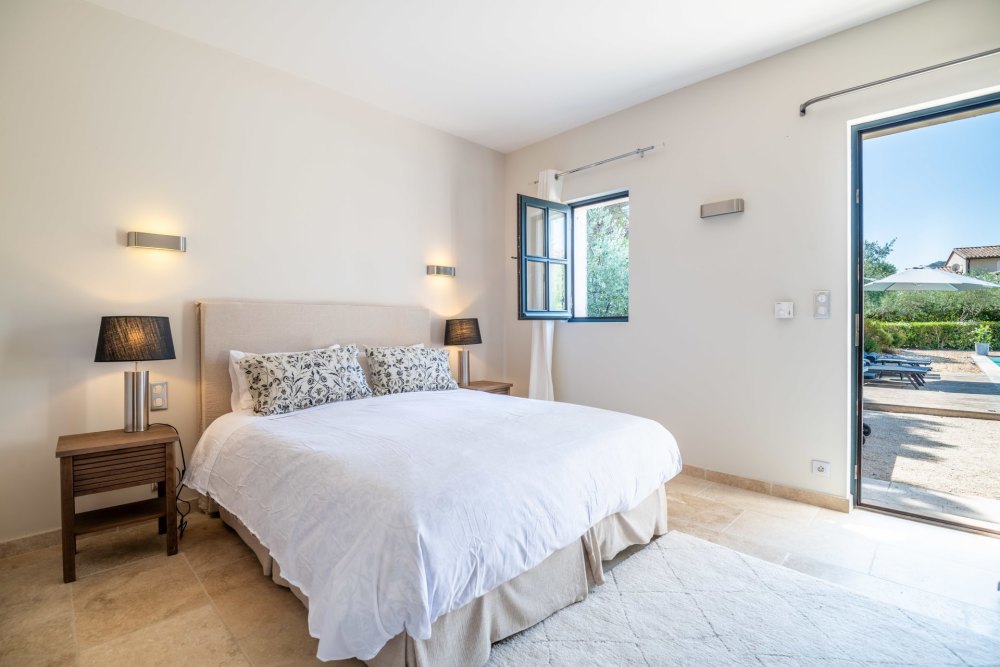 Photographs of Mas de Verlaine villa in Provence - Image 33 of 42