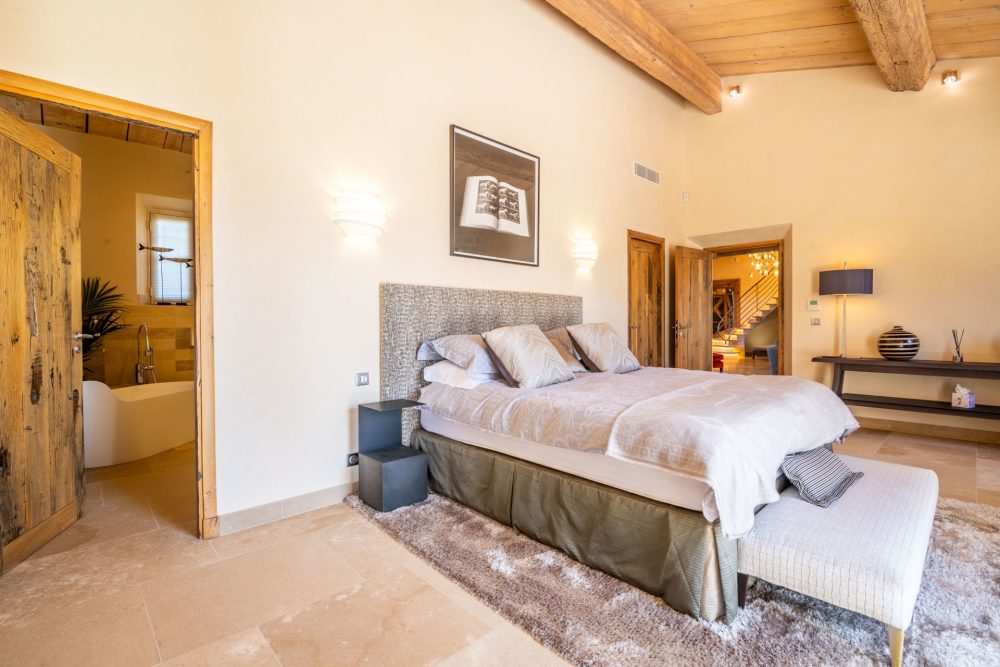 Photographs of Mas la Boheme villa in Provence - Image 31 of 44