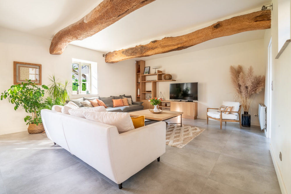 Photographs of Mas du Menuisier villa in Provence - Image 10 of 45