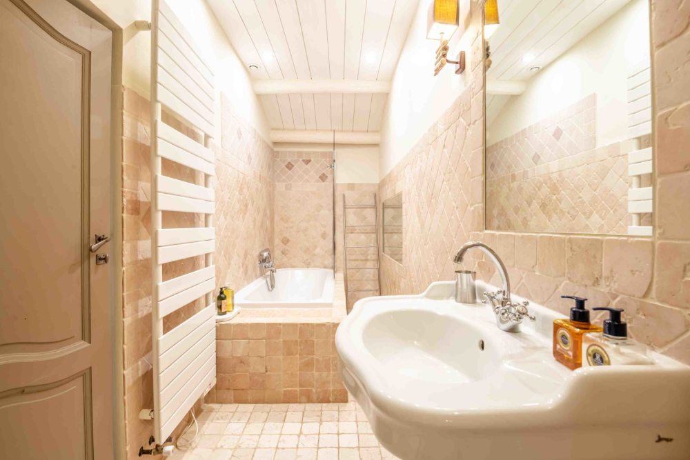 Photographs of Domaine de Villeblanche villa in Provence - Image 30 of 60