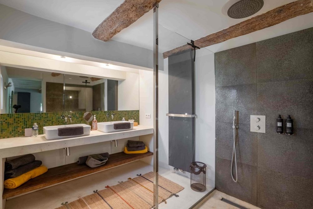 Photographs of Le Mas des Lavandins villa in Provence - Image 42 of 53