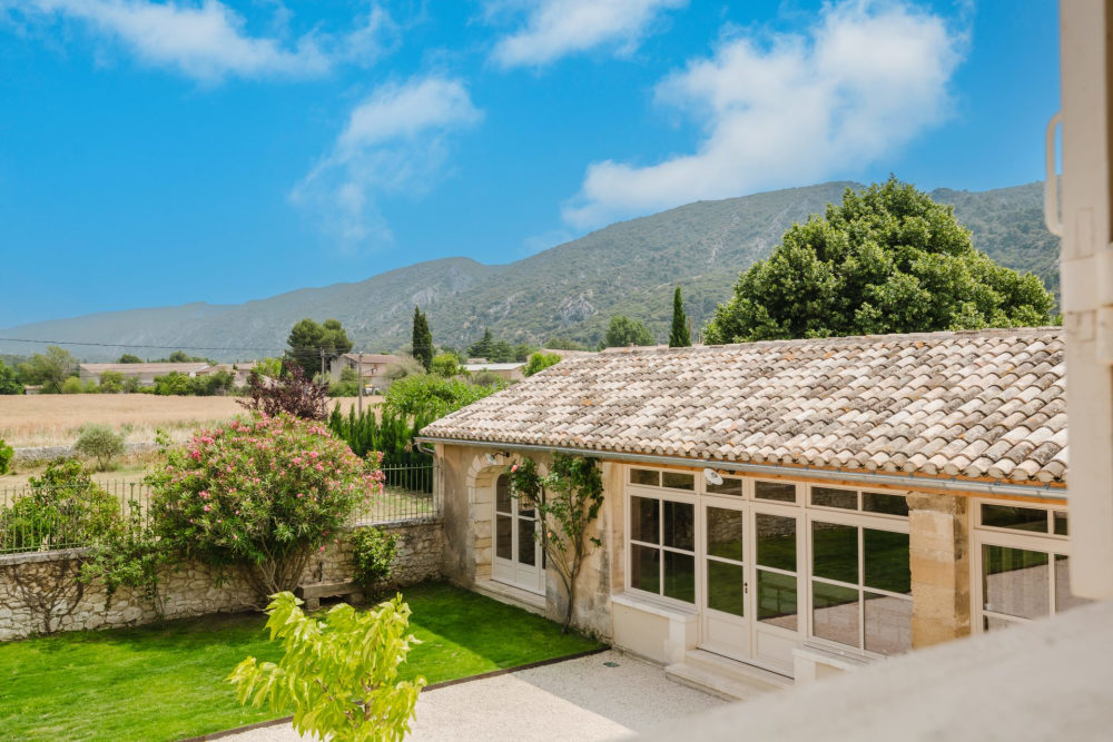 Photographs of Mas de l’Ebéniste villa in Provence - Image 16 of 49