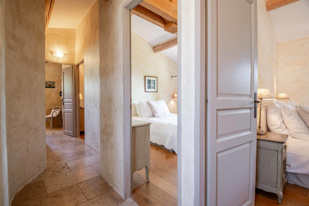Photographs of Mas Rustrel villa in Provence - Image 23 of 26