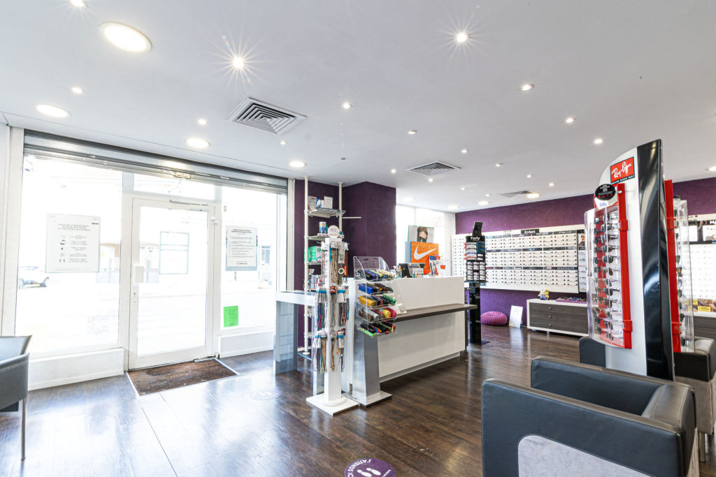Magasin Opticien 2 avenue Joseph Fitte 65500 VIC-EN-BIGORRE intérieur