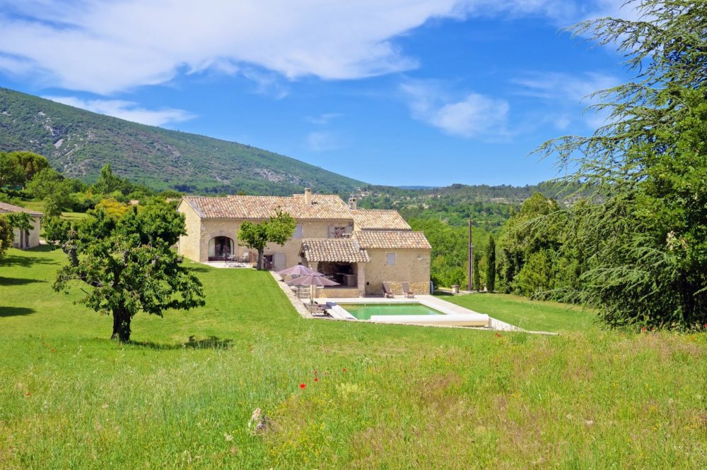 Photographs of Mas des Cerisiers villa in Provence - Image 1 of 34