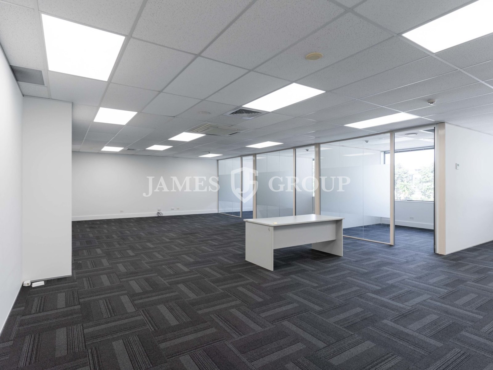 A-grade Airport Oaks Office
