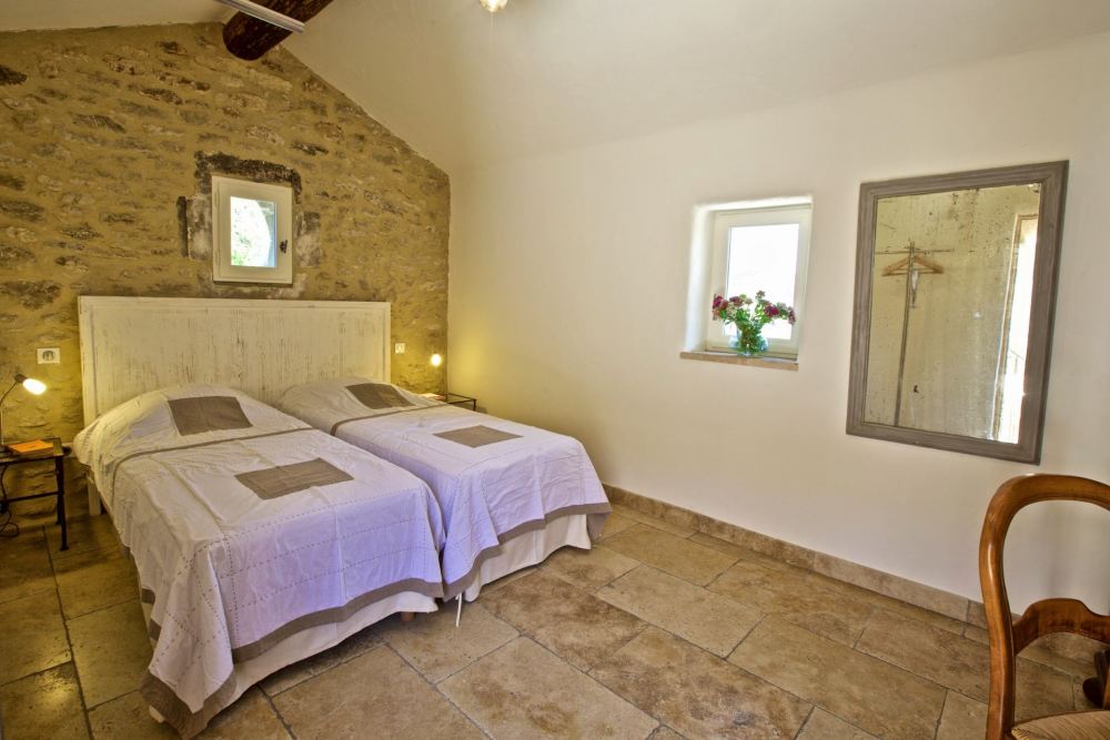 Photographs of Mas des Cerisiers villa in Provence - Image 27 of 34