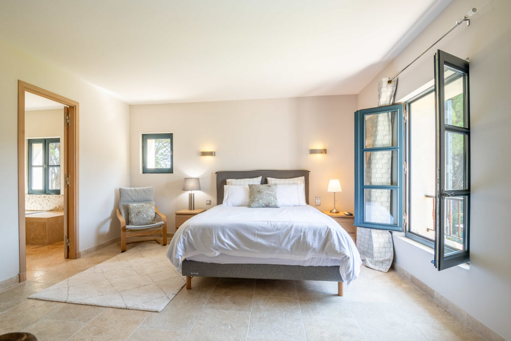 Photographs of Mas de Verlaine villa in Provence - Image 21 of 42
