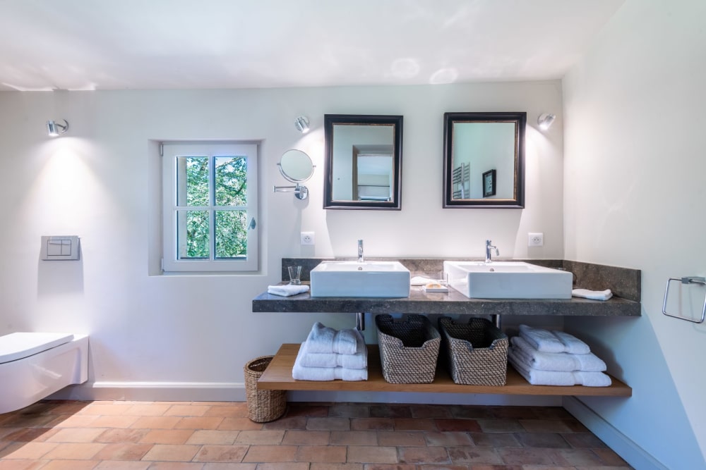 Photographs of Mas du Cardinal villa in Provence - Image 32 of 49