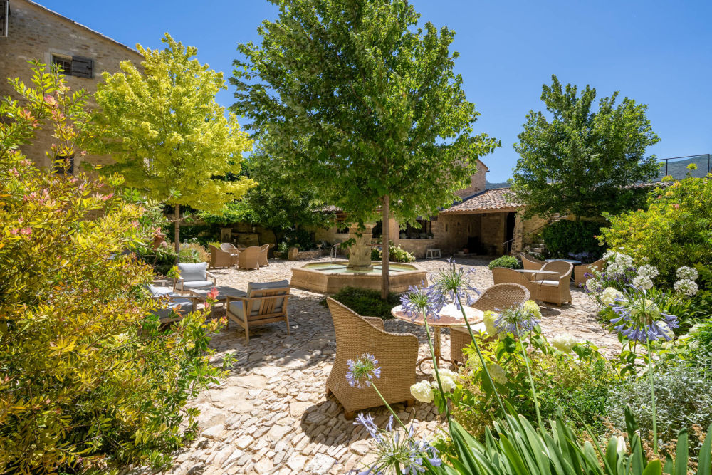 Photographs of Domaine du Lys villa in Provence - Image 40 of 45