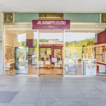 Tienda Óptico C/ Ayacucho s/n Ed. Mar de Cristal, junto a Centro Comercial Gran Vía de Hortaleza 28043 MADRID
