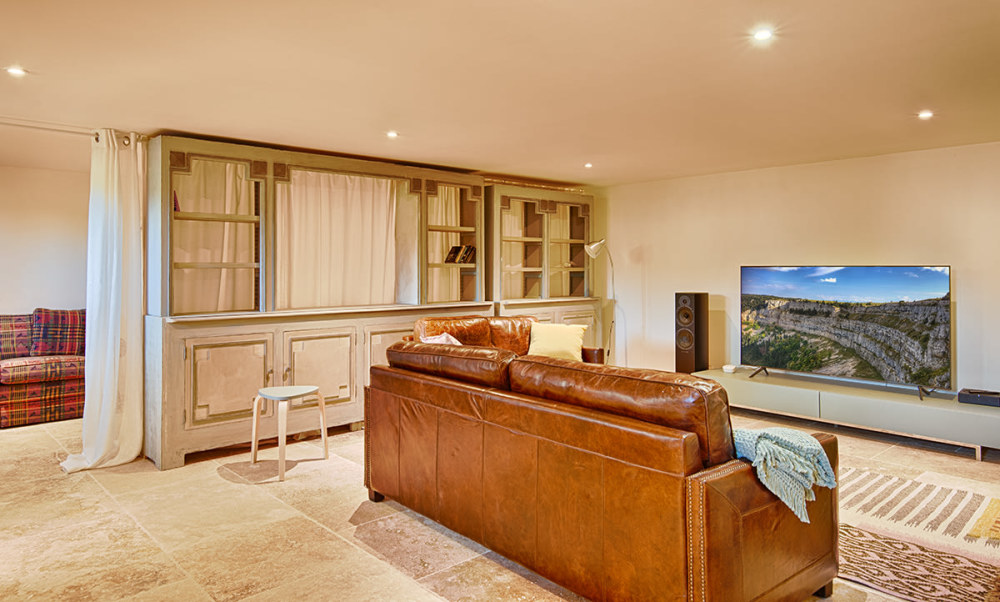 Photographs of Mas de Isa villa in Provence - Image 34 of 41