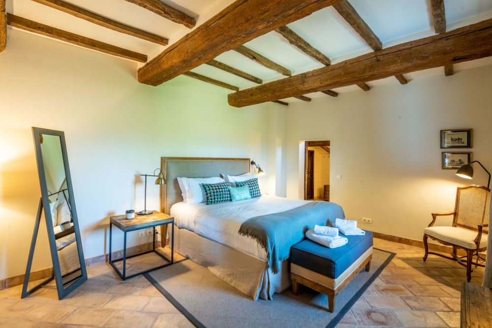 Photographs of Mas de Lacoste villa in Provence - Image 22 of 64