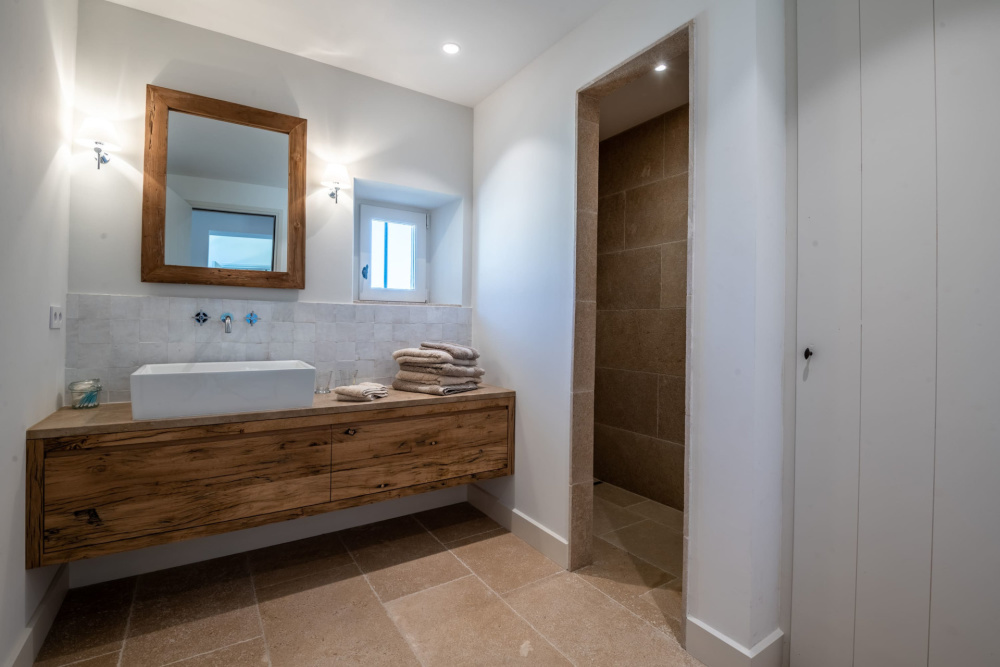Photographs of Mas des Promesses villa in Provence - Image 46 of 52