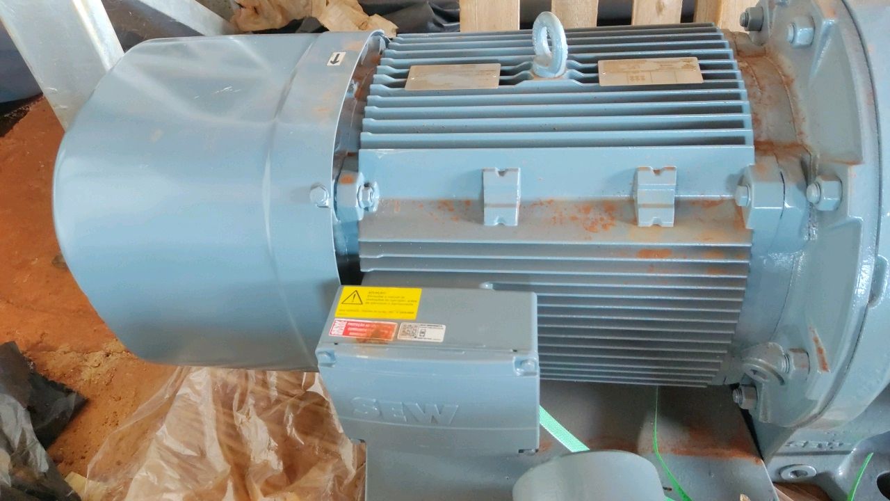 SEW-EURODRIVE KH127/T DRN180LP4/RS gearmotor â 30 kW