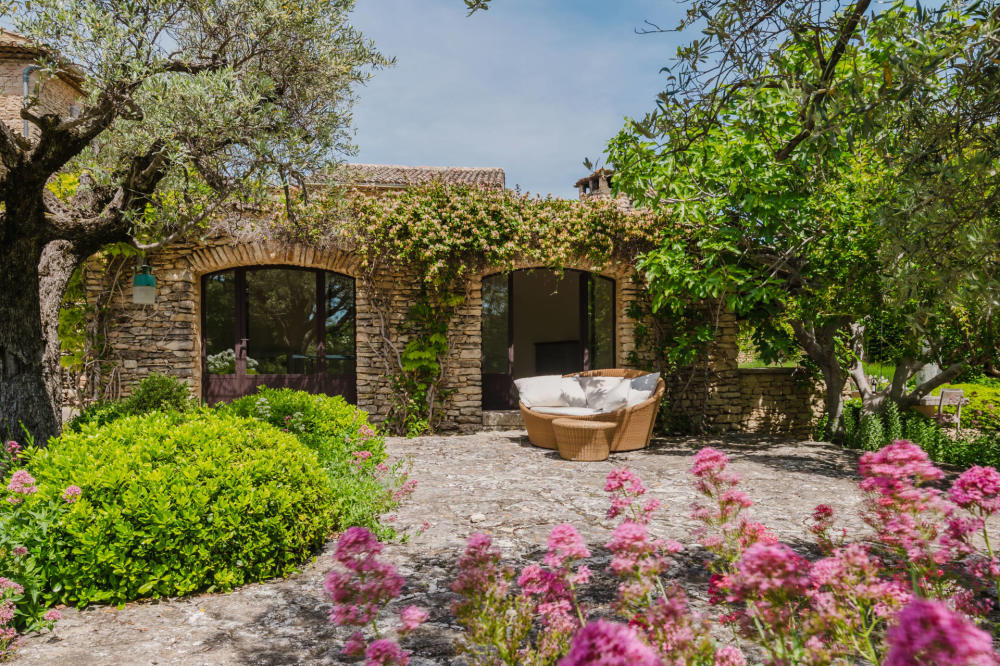 Photographs of Mas la Bergerie de Cabrieres villa in Provence - Image 19 of 56