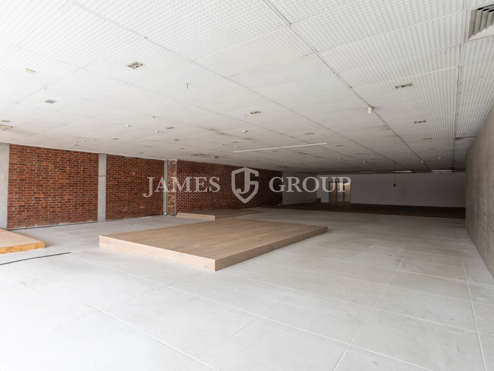 Prime Parnell Showroom With Street Appeal