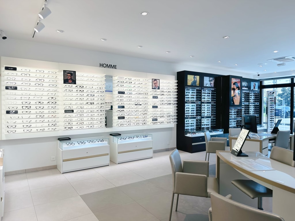 Magasin Opticien 33 rue du Haut Chemin 35780 LA RICHARDAIS intérieur