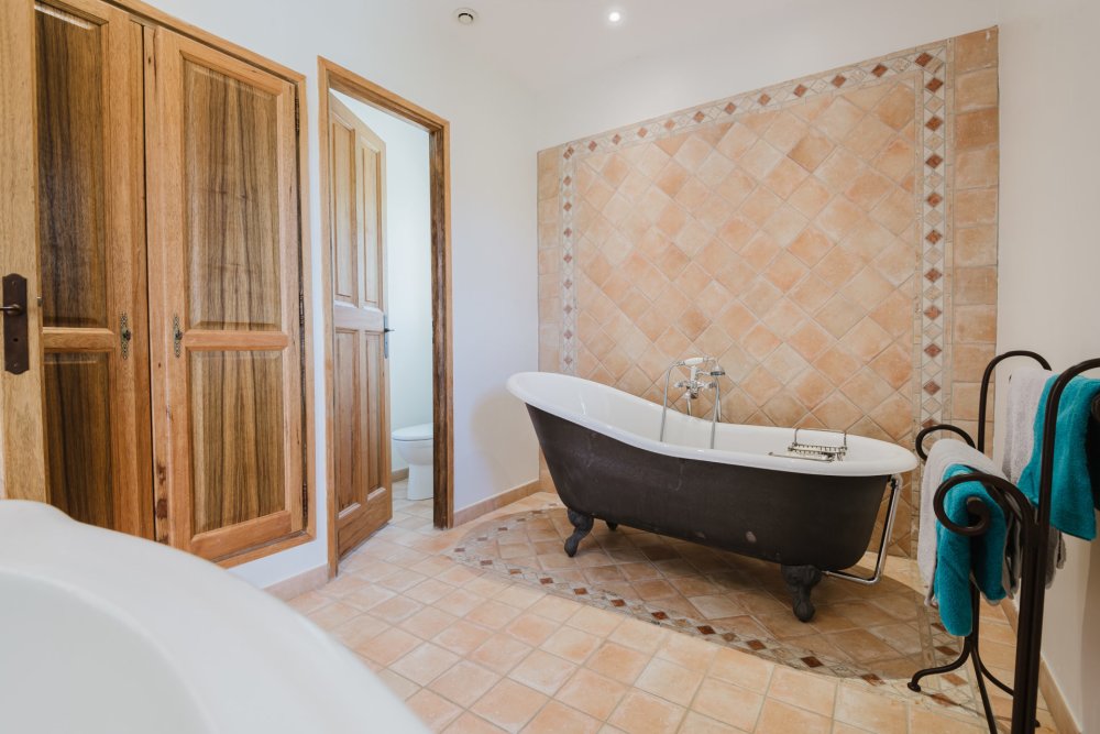 Photographs of Mas du Fournil villa in Provence - Image 21 of 47
