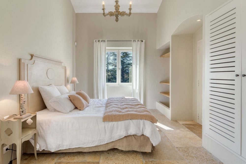 Photographs of Mas des Mésanges villa in Provence - Image 19 of 35