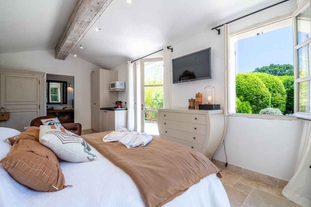 Photographs of Mas de la Caume villa in Provence - Image 41 of 52
