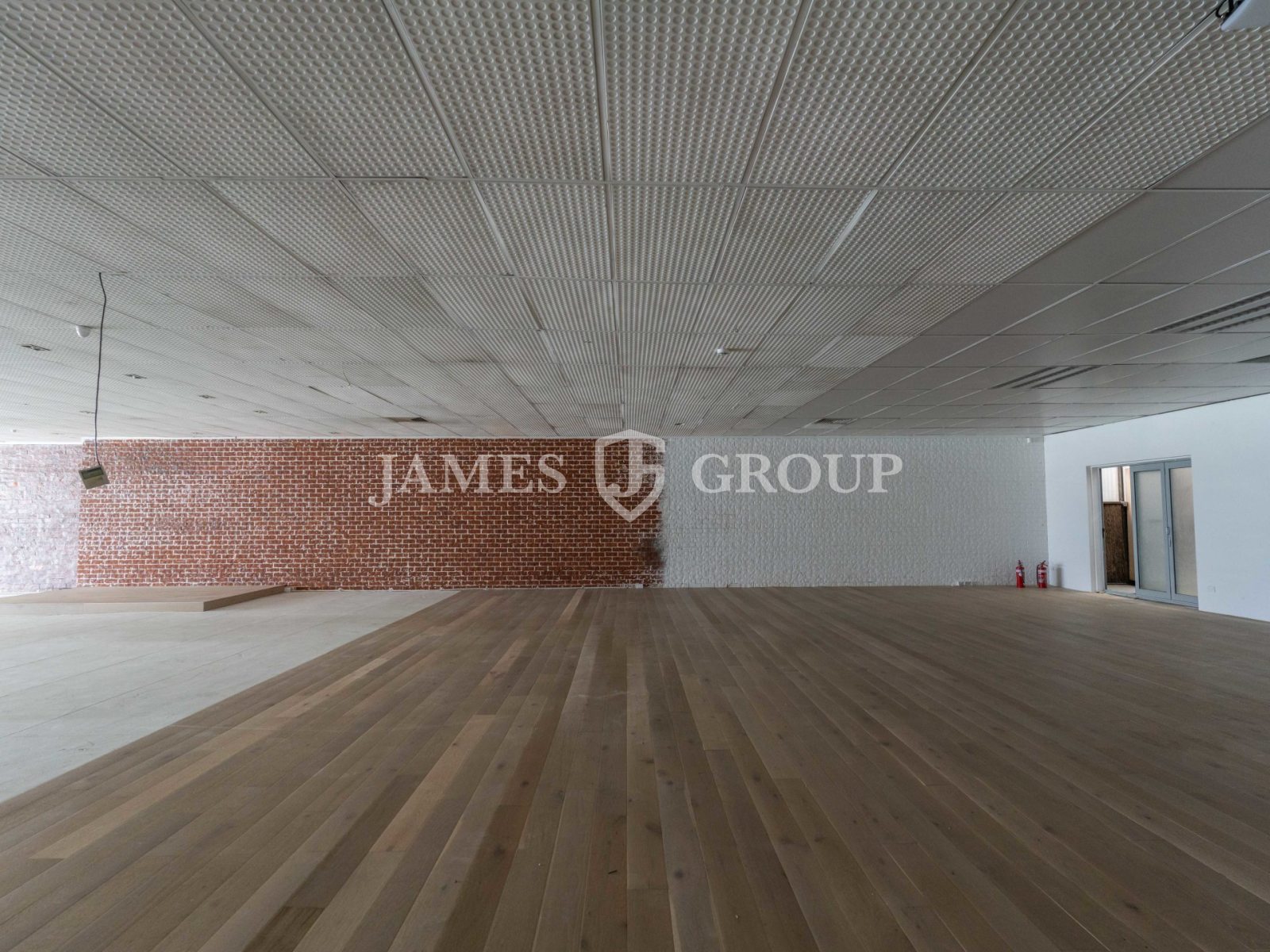 Prime Parnell Showroom With Street Appeal
