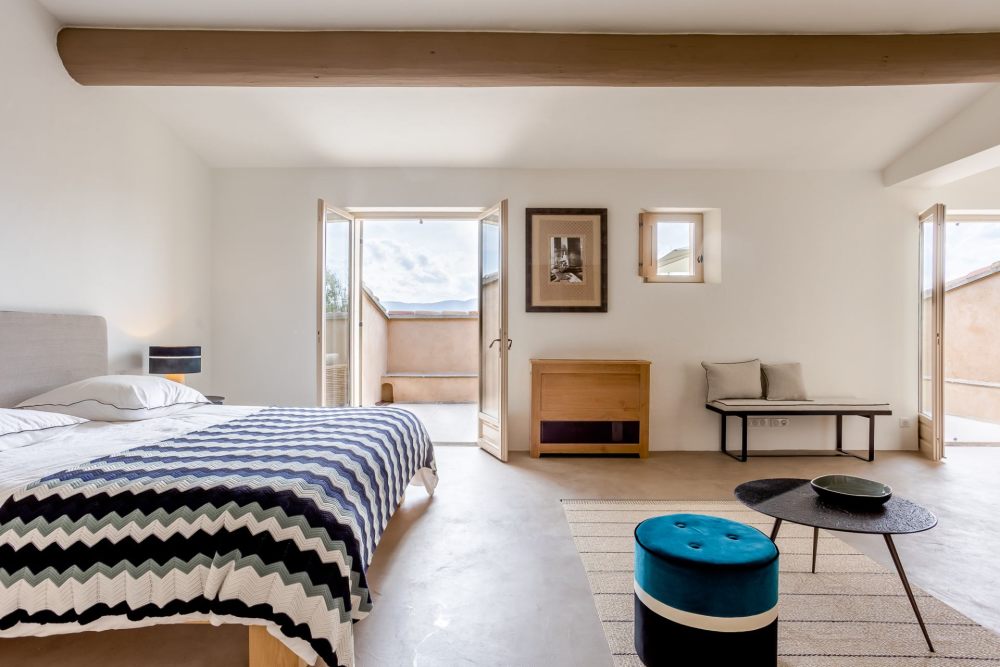 Photographs of Mas la Mirande villa in Provence - Image 39 of 49