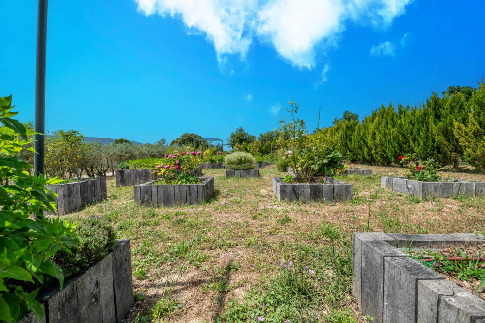 Photographs of Bastide de la Senancole villa in Provence - Image 50 of 52