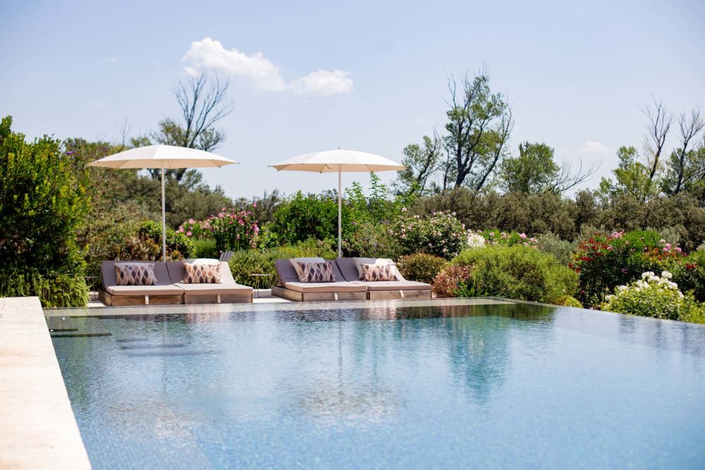 Photographs of Mas de Cezanne villa in Provence - Image 23 of 41