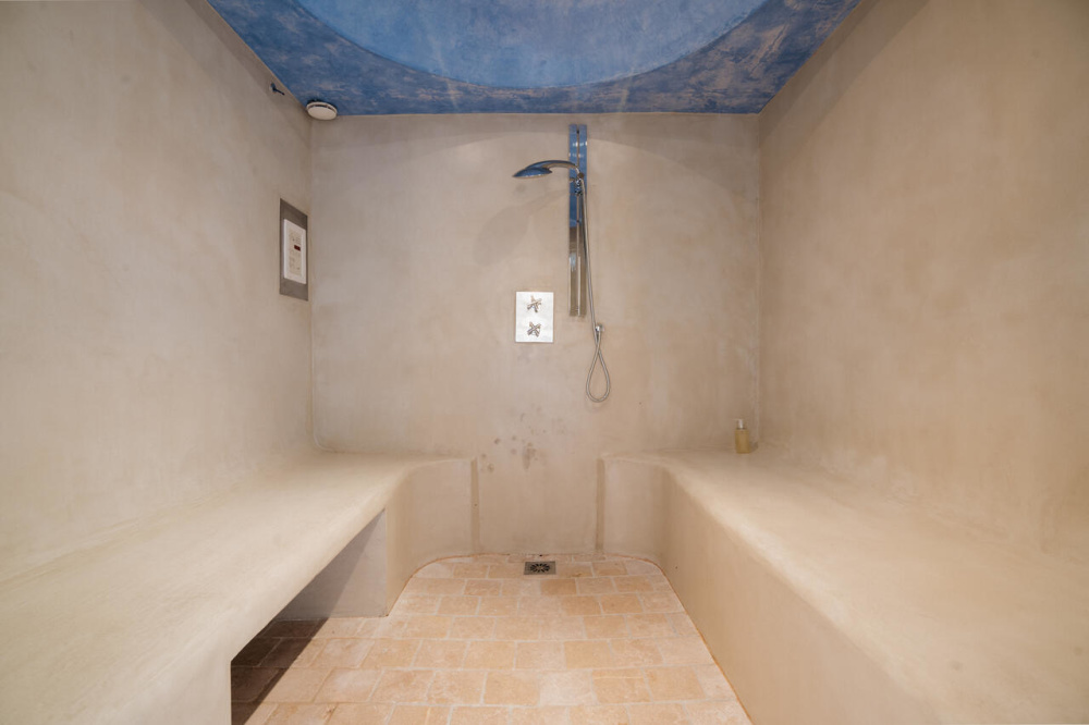 Photographs of Bastide du Calavon villa in Provence - Image 48 of 57
