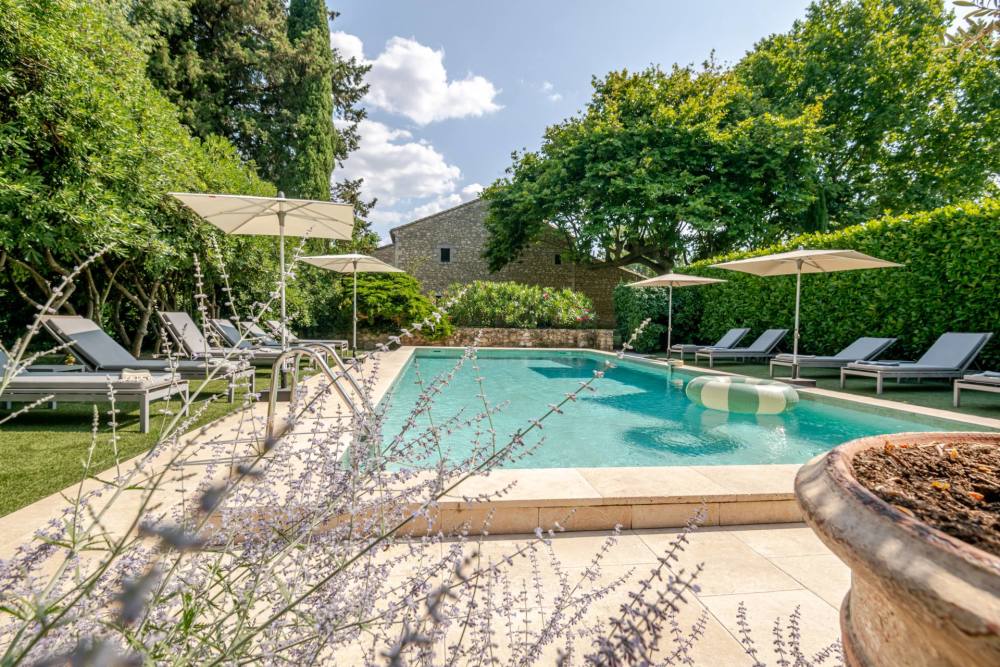 Photographs of Mas des Pêchers villa in Provence - Image 1 of 52