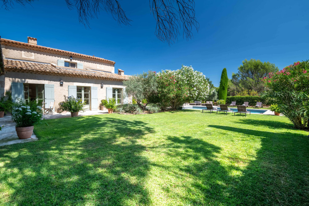 Photographs of New! Mas de la Poésie villa in Provence - Image 35 of 36
