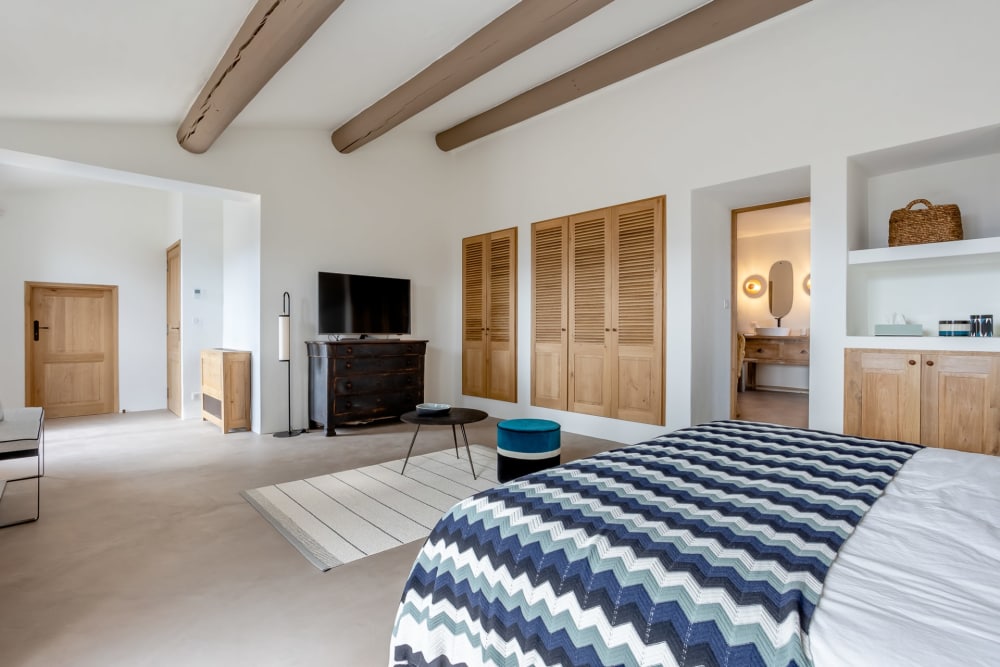 Photographs of Mas la Mirande villa in Provence - Image 40 of 49
