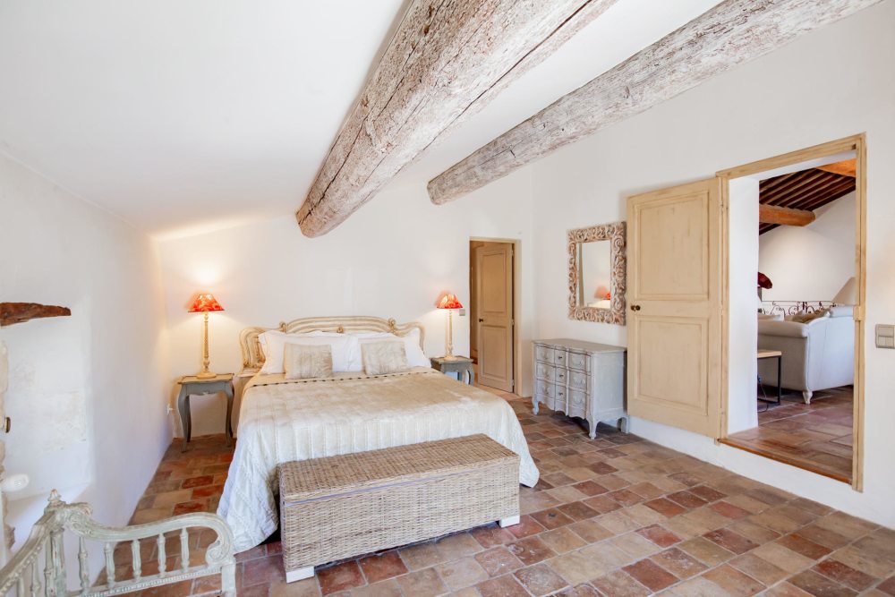 Photographs of Mas du Real villa in Provence - Image 20 of 36
