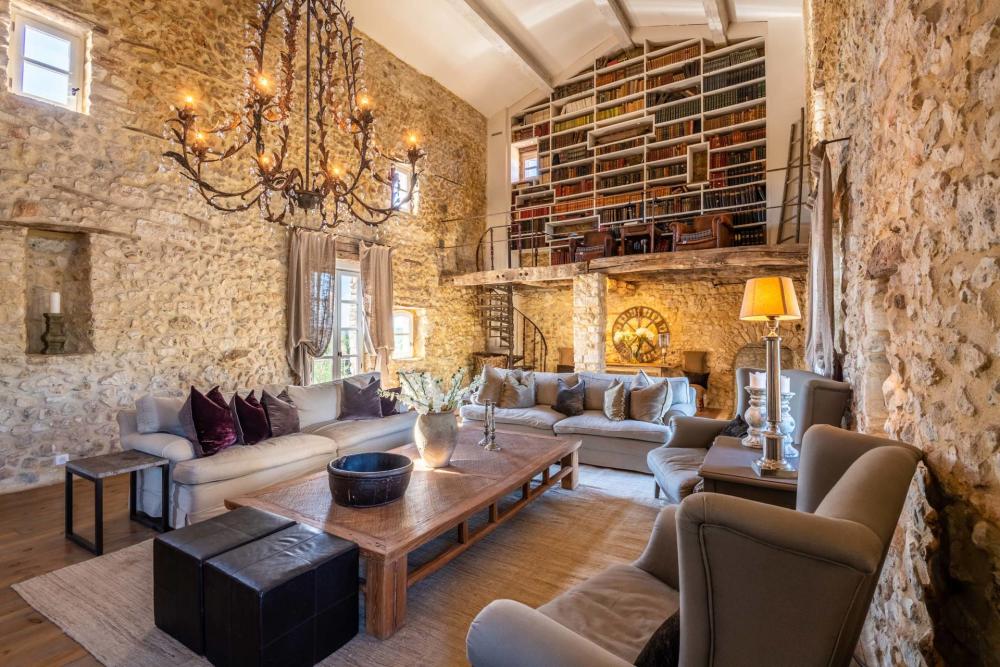 Photographs of Mas des Gardois villa in Provence - Image 7 of 58