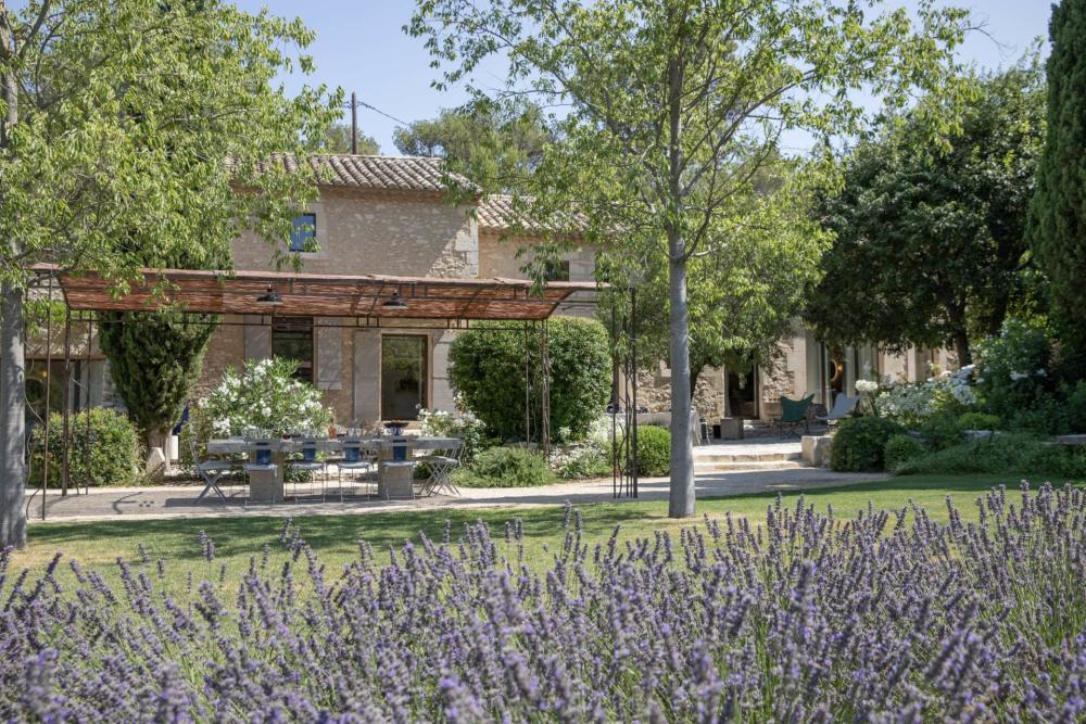 Photographs of Mas des Peintres villa in Provence - Image 1 of 46