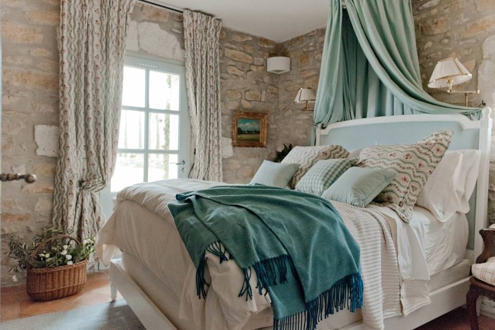 Photographs of Chateau Avignon Provence villa in Provence - Image 29 of 35